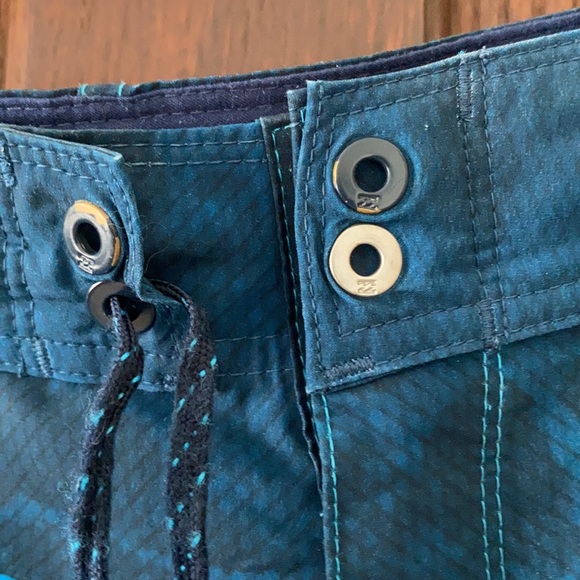 Billabong men’s board shirt - Picture 2 of 3